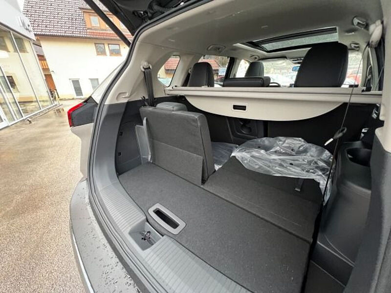 Nissan X-Trail 1.5 VC-T e-4ORCE 213 PS 4x4 Tekna 7 Sitze PGD