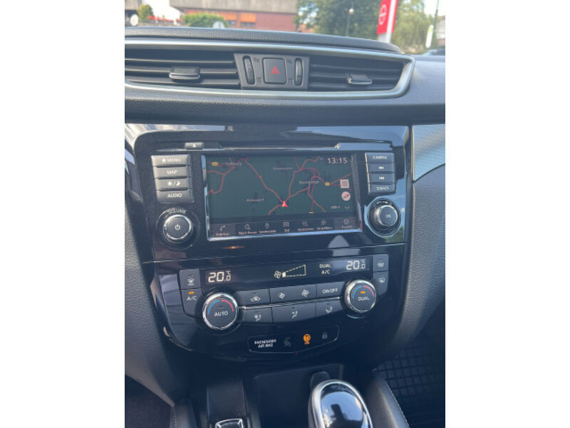 Nissan Qashqai Tekna NAVI LEDER ALUFELGEN TÜV