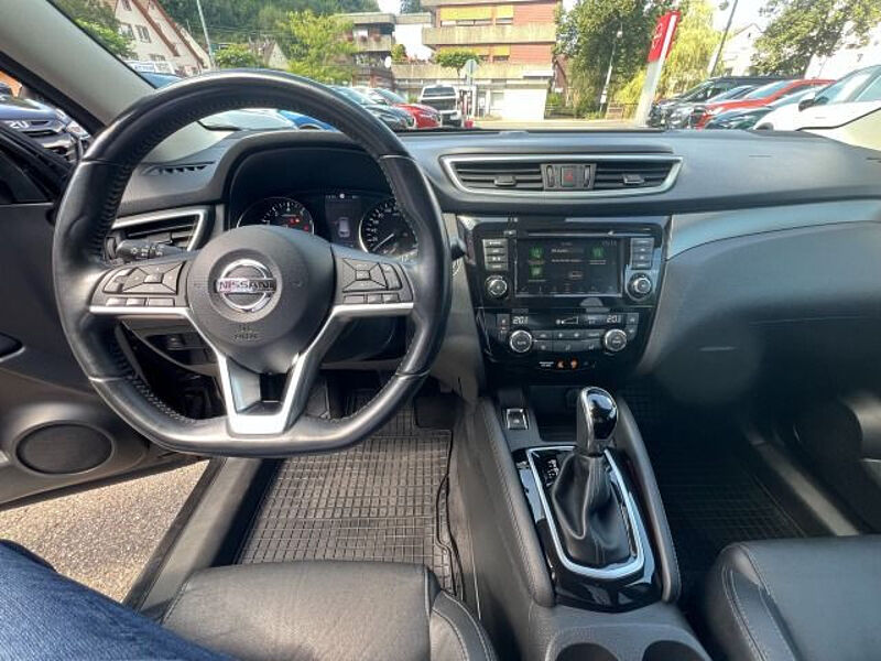 Nissan Qashqai Tekna NAVI LEDER ALUFELGEN TÜV