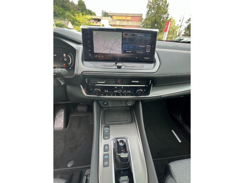 Nissan Qashqai 1.3 DIG-T N-Connecta Komfort Paket / Winter Paket / Glasdach