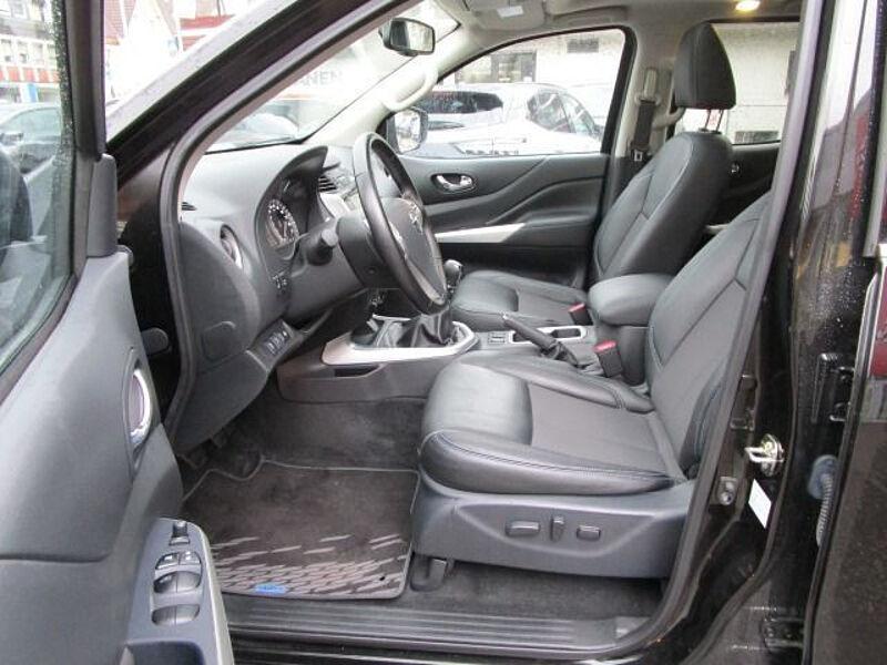 Nissan Navara 4x4 2.3 dCi N-Guard 4x4  / AHK / Laderaumabdeckung /  Garantie