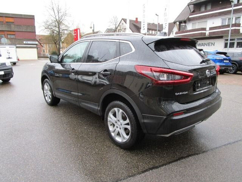 Nissan Qashqai NISSAN QASHQAI 1.3 DIG-T 140 PS 6MT 4x2 ZAMA DESIGN SH 18'